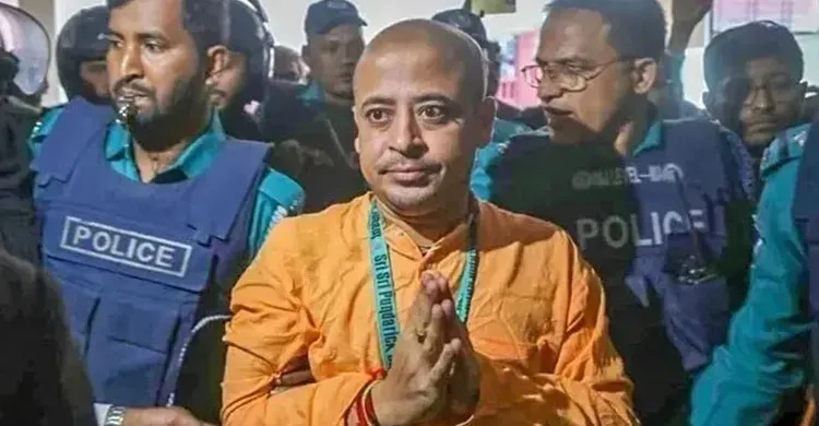 দুই মামলায় জামিন পেলেন চিন্ময় কৃষ্ণ দাস