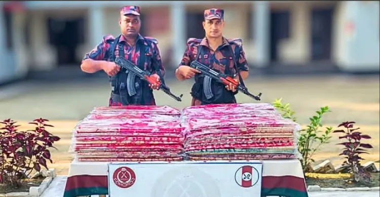 লালমনিরহাট সীমান্তে ৭ লাখ ৬০ হাজার টাকার ভারতীয় শাড়ি জব্দ