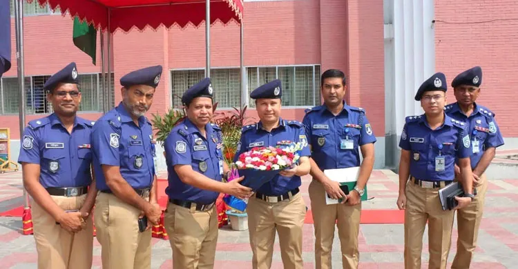 রংপুর জেলা পুলিশের বিভিন্ন কার্যক্রম পরিদর্শন করলেন অ্যাডিশনাল ডিআইজি