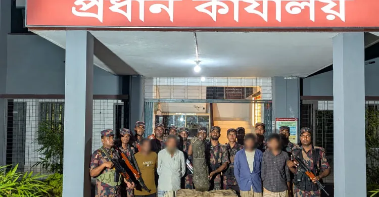 জয়পুরহাটে ৭৩ কেজি কষ্টিপাথরের মূর্তিসহ আটক ৪