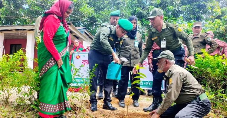 কুমিল্লা, বাগেরহাট, নেত্রকোনা, খাগড়াছড়ি ও রাঙামাটিতে আনসার-ভিডিপির বৃক্ষরোপণ
