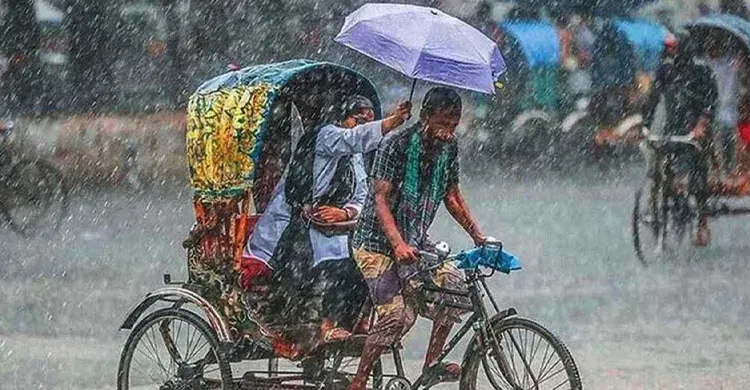 পাঁচ জেলায় অতি ভারী বৃষ্টির আভাস, পাহাড়ধসের শঙ্কা