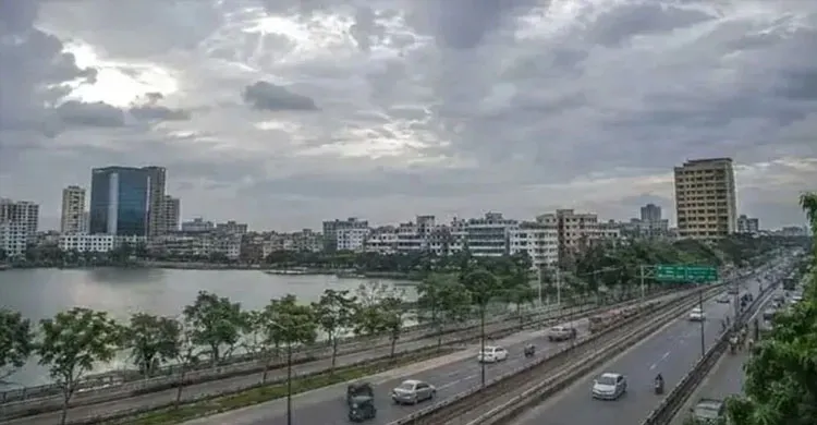 ঢাকার আকাশ আংশিক মেঘলা, কমতে পারে দিনের তাপমাত্রা