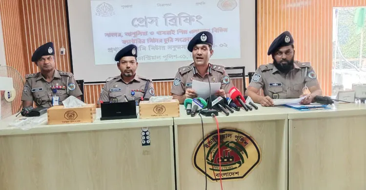 মিটার চুরি করে বিকাশে টাকা, আশুলিয়ায় ‘মিটার সবুজ’সহ গ্রেপ্তার ২
