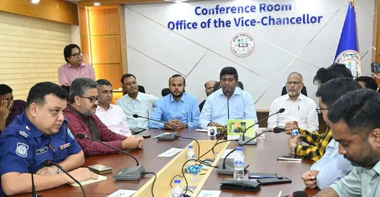 কুবি ও আশপাশের এলাকায় নিরাপত্তা জোরদারে প্রশাসনের মতবিনিময়