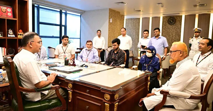 প্রধানমন্ত্রীর সঙ্গে সাক্ষাৎ করলেন আবরার ফাহাদের পরিবারের সদস্যরা