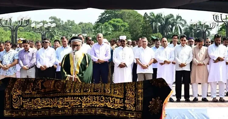 সংসদের দক্ষিণ প্লাজায় সালাহউদ্দিন আহমেদের প্রথম জানাজা অনুষ্ঠিত