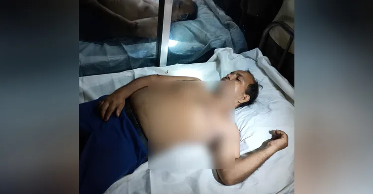 নাজিরপুরে কৃষি কর্মকর্তাকে পেটালেন অবৈধ সার ব্যবসায়ী