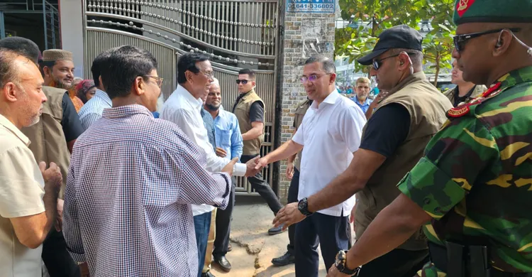 ঢাকা দক্ষিণ সিটি কর্পোরেশনে প্রধানমন্ত্রীর আকস্মিক পরিদর্শন