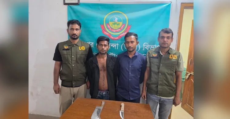 গাজীপুরে দেশীয় অস্ত্রসহ দুই ছিনতাইকারী গ্রেপ্তার