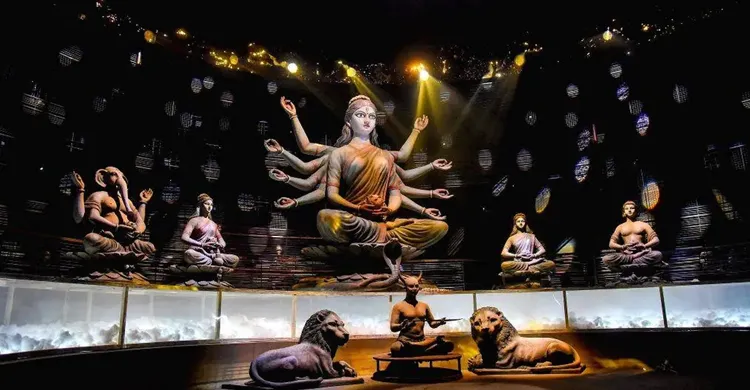 কলকাতায় পূজামণ্ডপে পদদলিত হয়ে নিহত ১৯