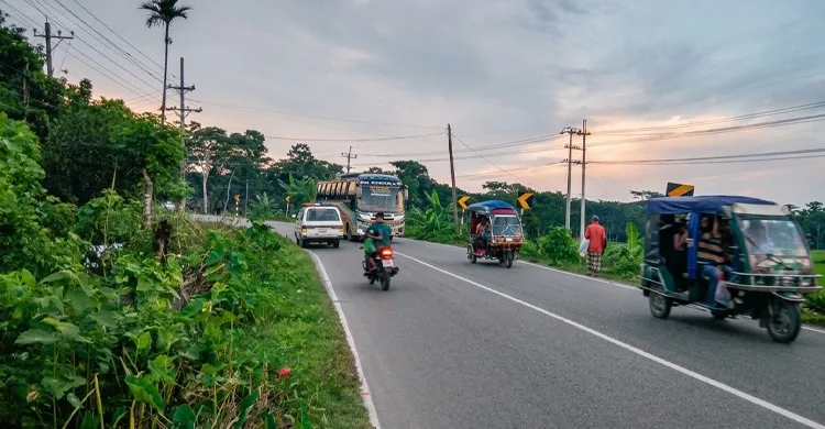 মৃত্যুফাঁদে বরিশাল-কুয়াকাটা মহাসড়ক