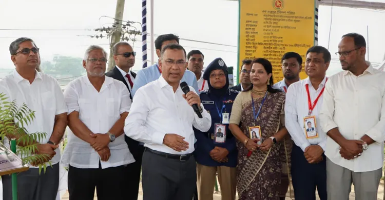 ময়লার ভাগাড় থেকে দৃষ্টিনন্দন বাগান: ডিসি ফরিদার উদ্যোগের প্রশংসায় প্রধানমন্ত্রী
