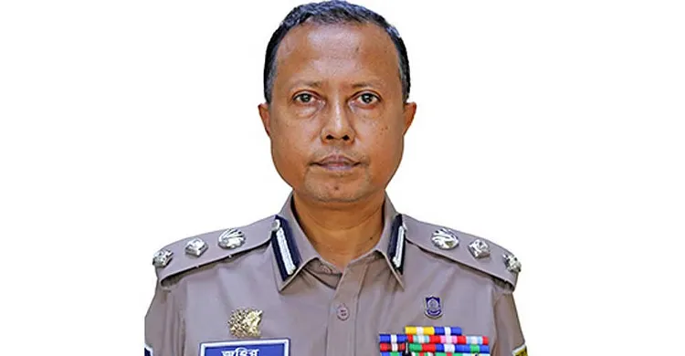 বাড়িতে অভিযানে ৮৪ জন আটক, ওএসডি হলেন অতিরিক্ত ডিআইজি