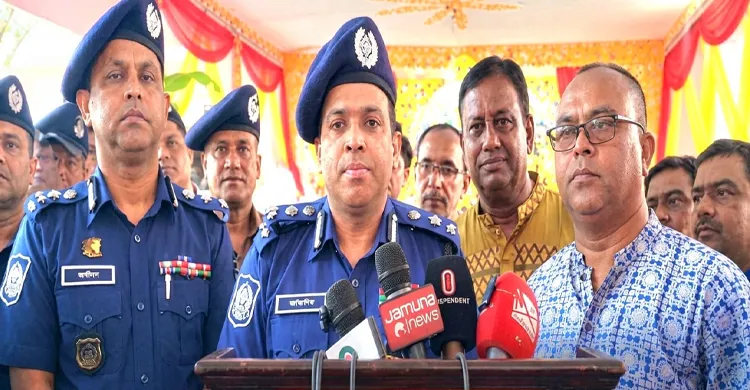 নির্বিঘ্নে মণ্ডপে আসুন পূজা উদযাপন করুন: ডিআইজি