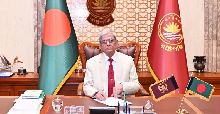 গুজব ও ধর্মীয় উগ্রতার বিরুদ্ধে তরুণদের সোচ্চার থাকার আহ্বান রাষ্ট্রপতির