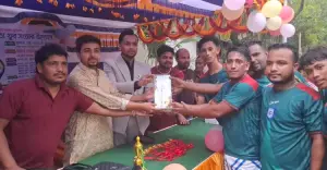 পাকুন্দিয়ায় ‘মাদক ছেড়ে খেলতে চল’ স্লোগানে মিনি ফুটবল টুর্নামেন্টের ফাইনাল খেলা অনুষ্ঠিত